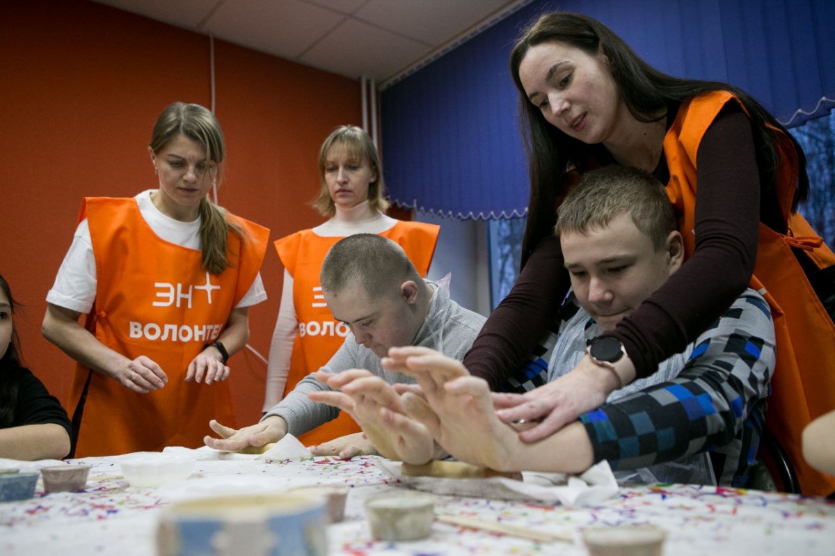 Волонтеры Эн+ создали атмосферу тепла, поддержки и новогоднего волшебства для детей - фото 1