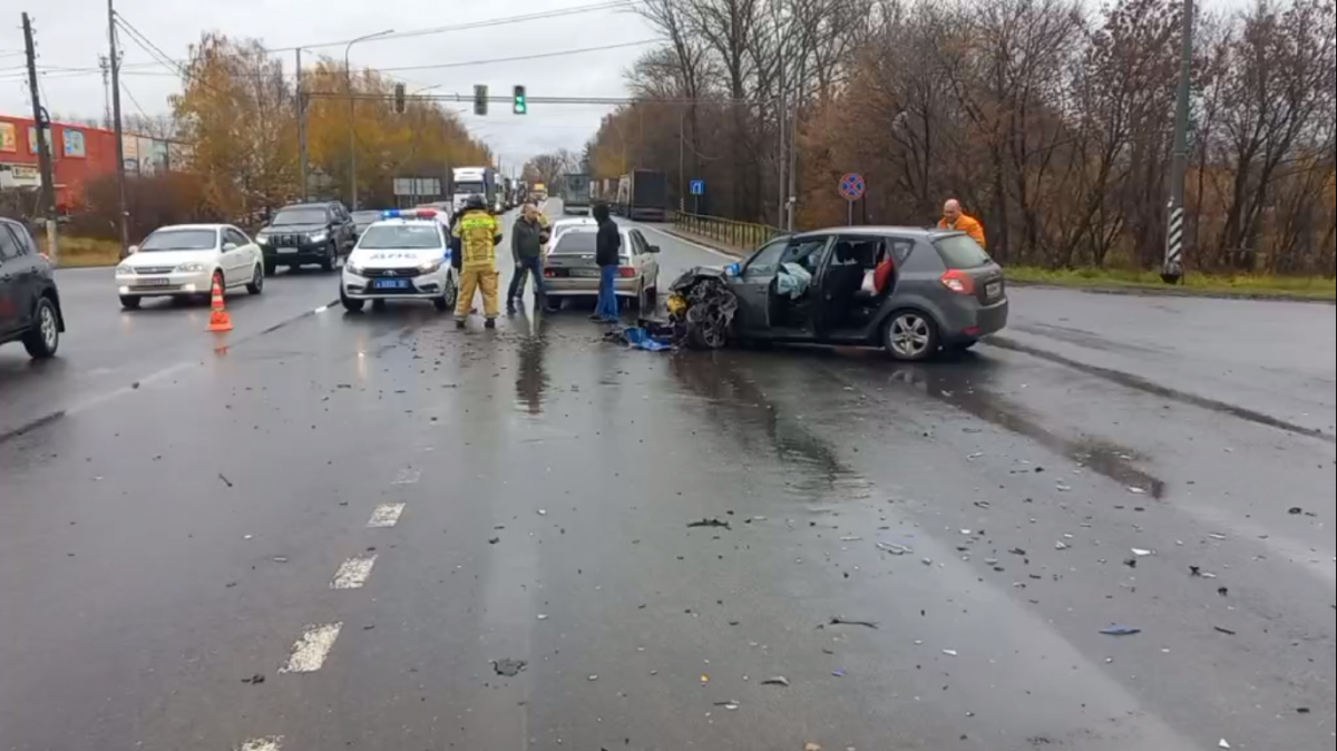 Три ребенка пострадали в массовом столкновении автомобилей в Лыскове