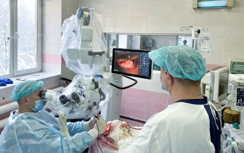 Новый микроскоп для сложнейших операций появился в больнице им. Семашко - фото 1