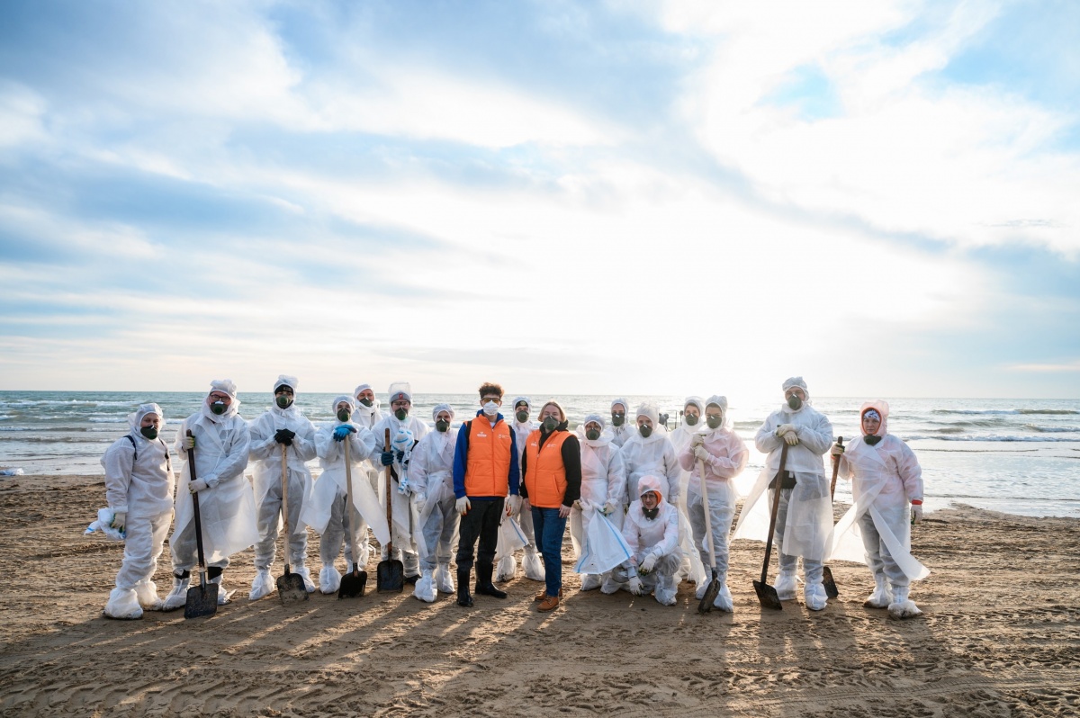 Двух нижегородцев наградили за помощь в ликвидации ЧС на Черном море - фото 1