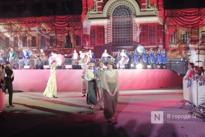 Иммерсивное шоу в постановке Ильи Авербуха состоялось в день 200-летия Нижегородской ярмарки - фото 52