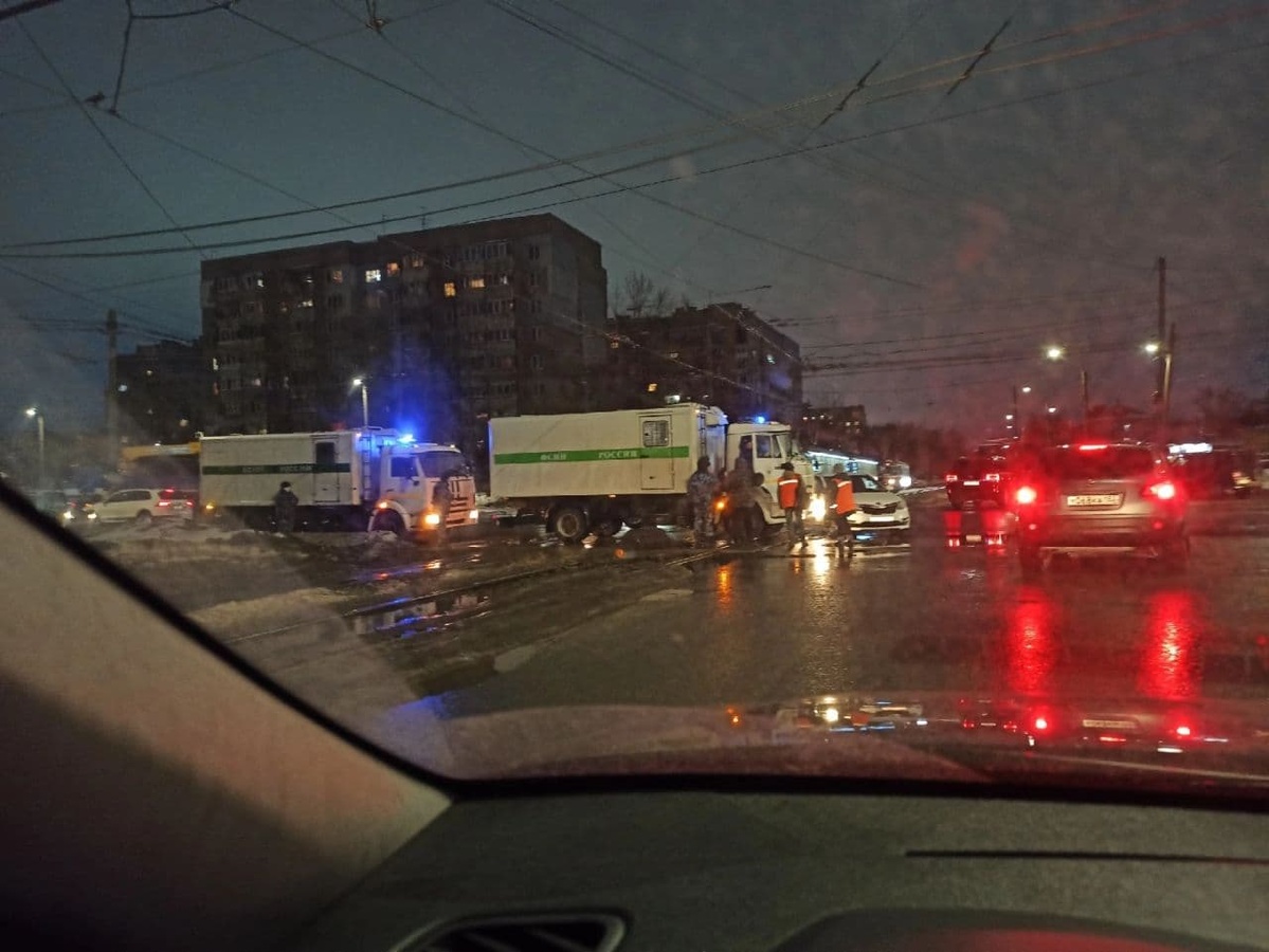 Автозак ФСИН попал в ДТП в Канавинском районе - фото 2