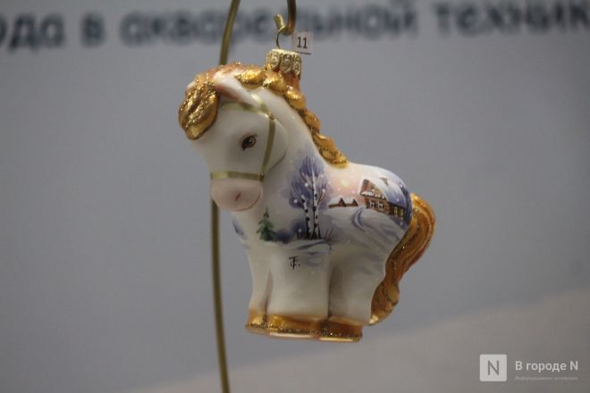 Волшебство из стекла: фоторепортаж с фабрики елочных игрушек в Нижнем Новгороде - фото 119