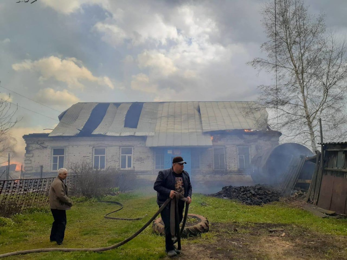 Пожар нанес ущерб ФАПу в Арзамасском районе - фото 1