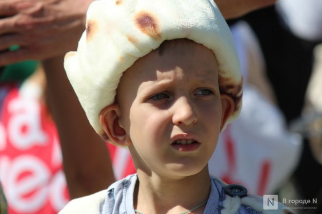 Попкорн и шаурма вышли на костюмированный парад фестиваля Ивлева в Нижнем Новгороде - фото 67