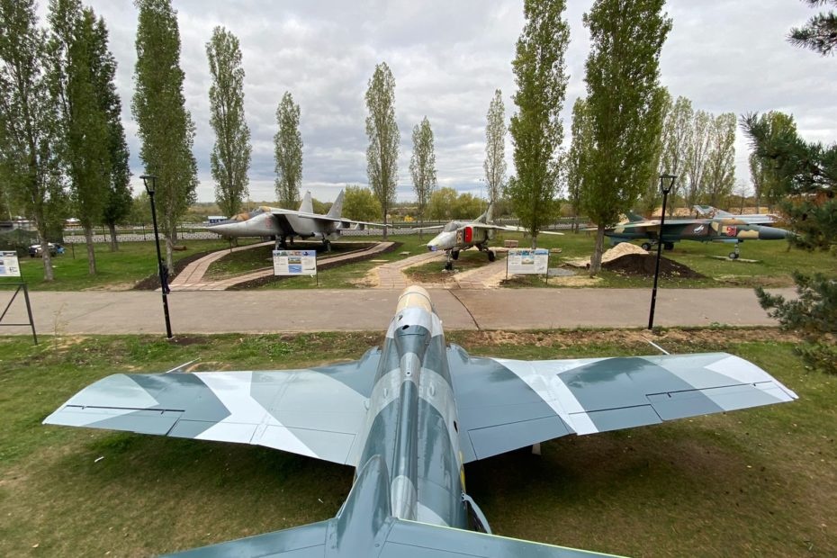 Самолеты и зенитные пушки отреставрировали в нижегородском парке Победы - фото 1