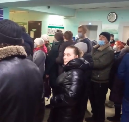 Пациенты Выксунской ЦРБ жалуются на огромные очереди - фото 1
