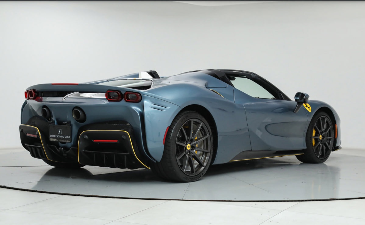 Нижегородцам предлагают Ferrari с доставкой из США за 70 млн рублей
