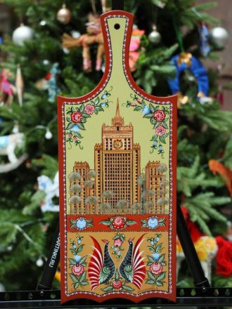 Глава МИД Сергей Лавров подарил журналистами городецкие доски - фото 1