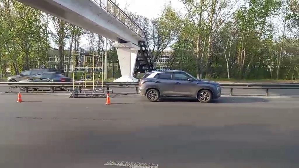 Строительные леса покалечили дорожного рабочего в Нижнем Новгороде