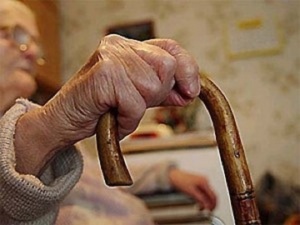 88-летняя пенсионерка попала под колеса иномарки на парковке в Автозаводском районе
