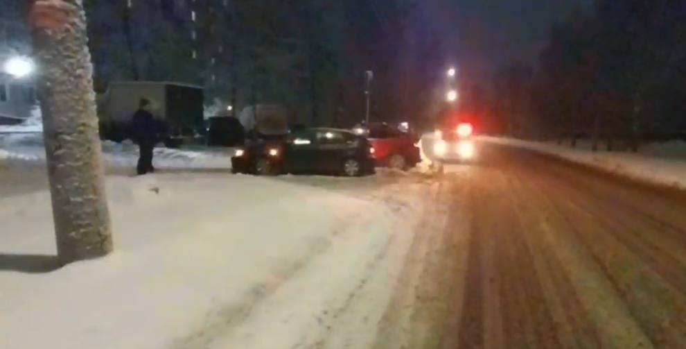 Ребенок пострадал из-за столкновения двух иномарок в Нижнем Новгороде - фото 1