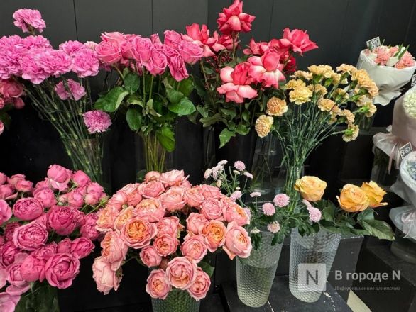 Мужчины, готовьтесь. Рассказываем, сколько стоят цветы к 8 марта в Нижнем Новгороде - фото 31