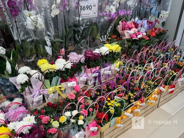 Мужчины, готовьтесь. Рассказываем, сколько стоят цветы к 8 марта в Нижнем Новгороде - фото 88