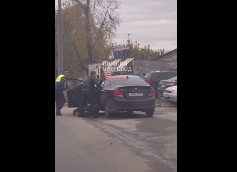 Нижегородцы сняли на видео задержание похитителей могильных оград - фото 2