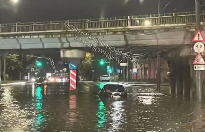 Нижний Новгород затопило вечером 22 июля из-за прошедшего ливня - фото 3