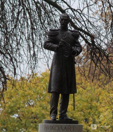 Памятник Николаю I установили в Александровском саду в Нижнем Новгороде - фото 10