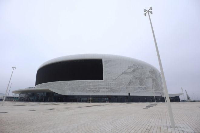 Ледовую арену на Стрелке сдадут в начале 2026 года - фото 1