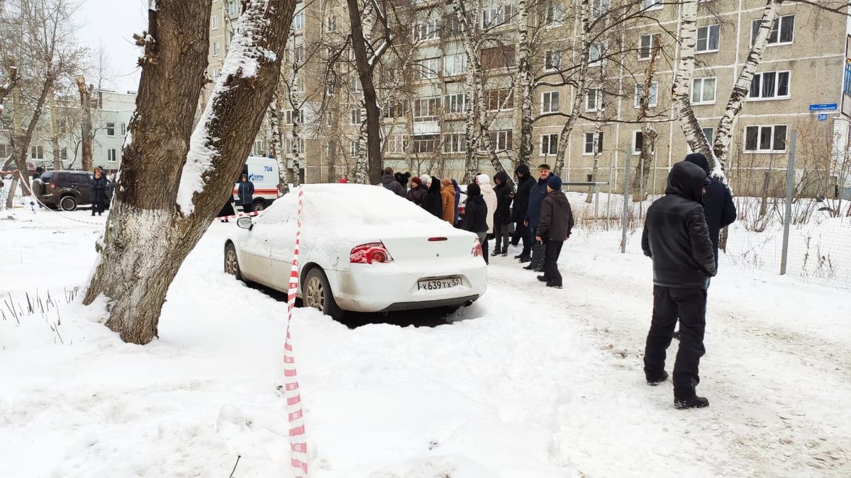 Взрыв прогремел в пятиэтажке на улице Светлоярской - фото 2