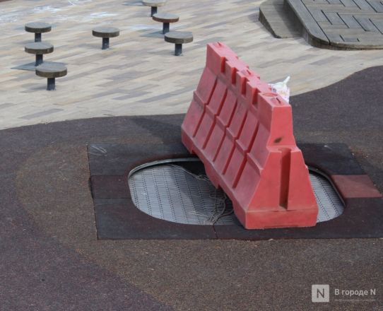 Трещит по швам: как выглядит центр Нижнего Новгорода после аномальной зимы — фоторепортаж - фото 113