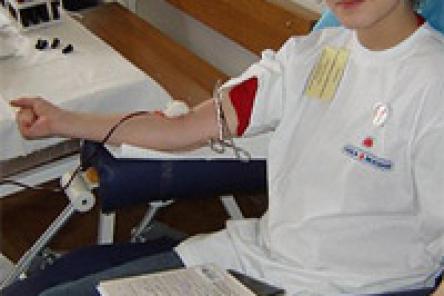 Каждый донор, сдавший кровь, спасает одну жизнь