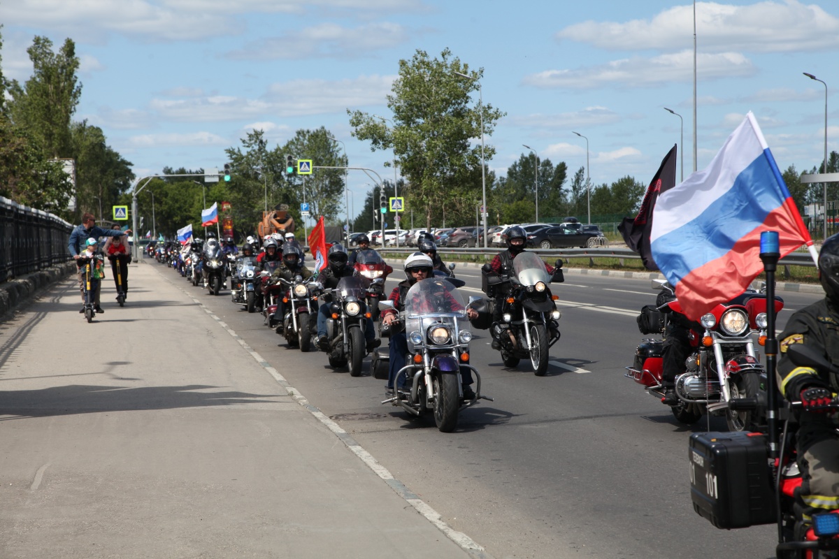 Более 200 человек приняли участие в нижегородском автомотопробеге «Вперед,  Россия!»