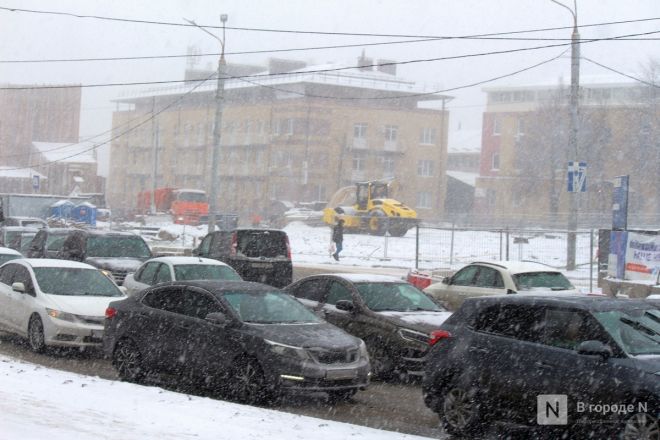 Апрельский апокалипсис в Нижнем Новгороде: фоторепортаж с улиц, заваленных снегом - фото 12