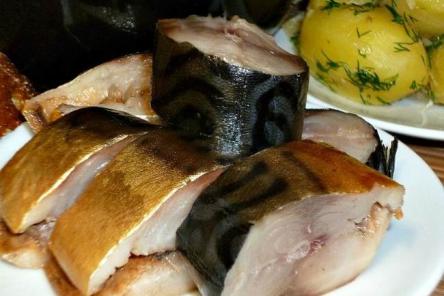 Росконтроль нашел кишечную палочку в копченой скумбрии известного бренда