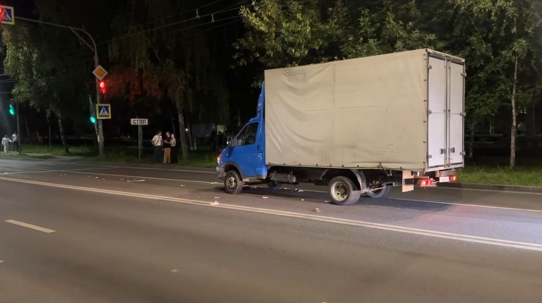 Женщина скончалась в больнице после ДТП с грузовиком в Нижнем Новгороде - фото 1