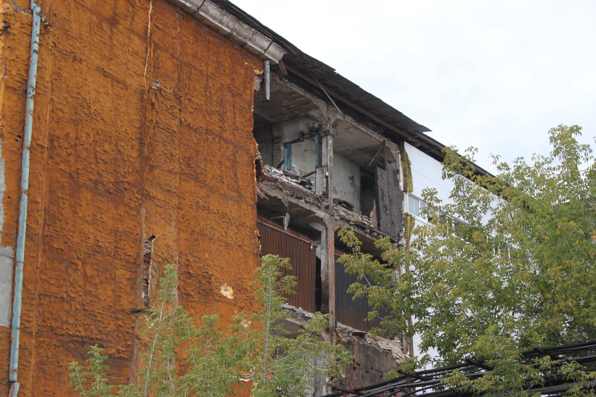 В Нижнем Новгороде обрушилась стена здания (ФОТО) - фото 3