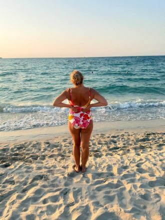 Нижегородская актриса Ирина Пегова опубликовала фото в купальнике без фильтров - фото 1