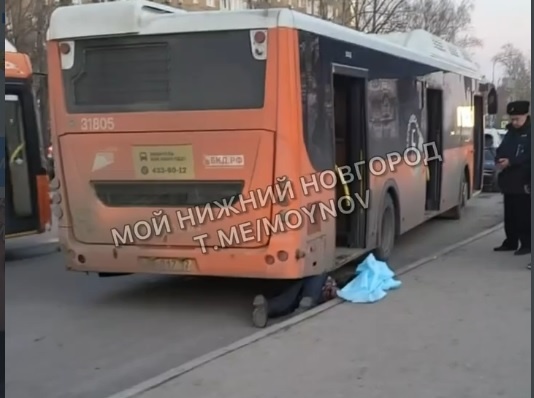 Автобус насмерть сбил человека в Нижнем Новгороде - фото 1