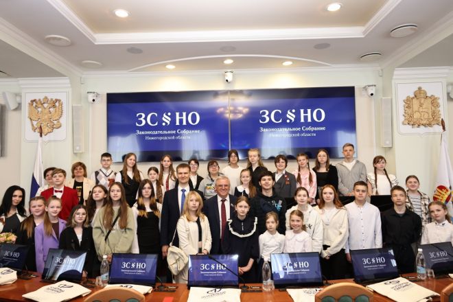 Выставка &laquo;Война и Мир глазами детей&raquo; открылась в Нижнем Новгороде - фото 1