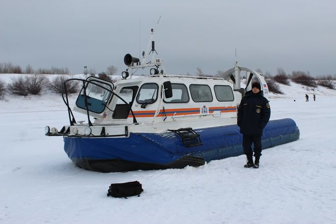 По тонкому льду: сотрудники нижегородской ГИМС предупредили рыбаков об опасности - фото 8
