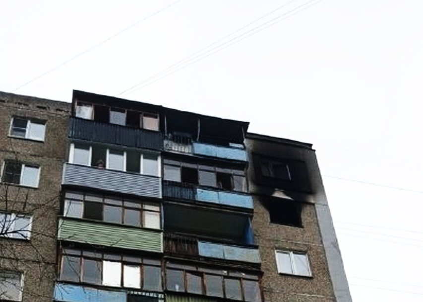 10 взрослых и ребенка спасли во время пожара в высотке в Автозаводском районе