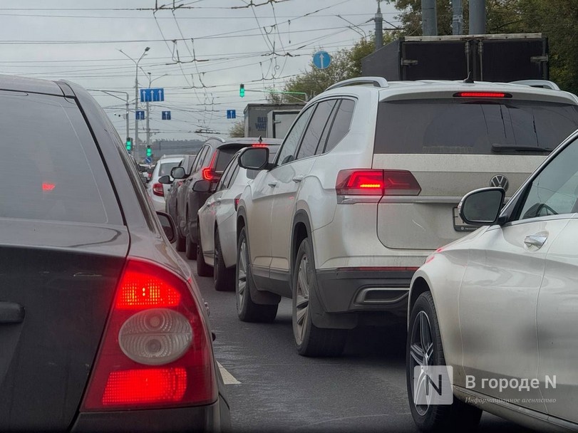 &laquo;Дороги закрыты&raquo;: адские пробки образовались на въездах в Нижний Новгород - фото 1