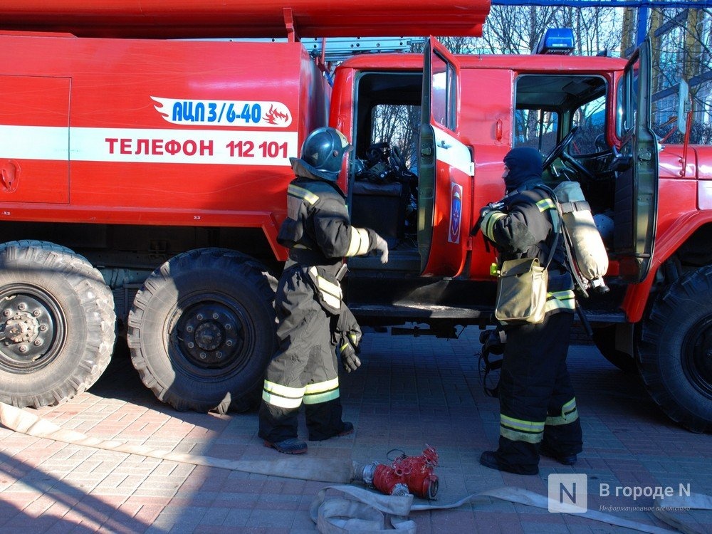 Крупный пожар уничтожил здание в Сеченовском районе