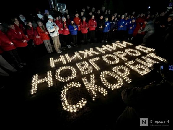 Нижегородцы снова зажгли свечи в память о жертвах теракта в &laquo;Крокусе&raquo; - фото 1