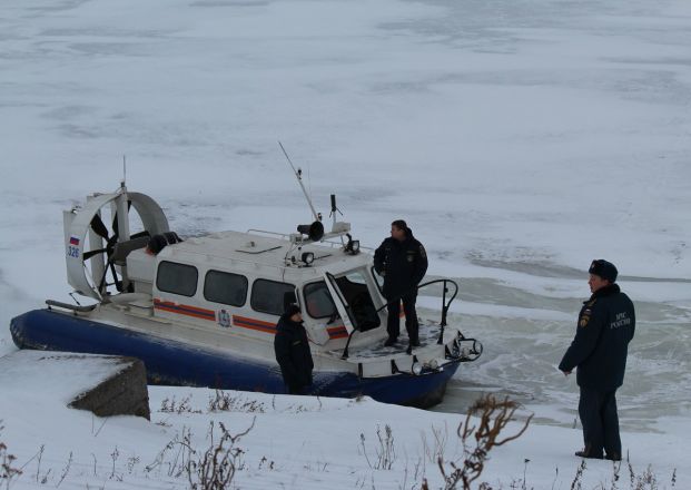 По тонкому льду: сотрудники нижегородской ГИМС предупредили рыбаков об опасности - фото 17