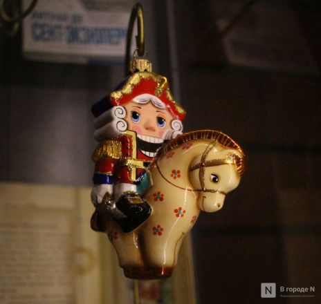 Волшебство из стекла: фоторепортаж с фабрики елочных игрушек в Нижнем Новгороде - фото 95