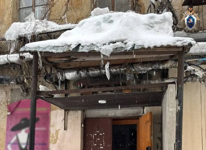 ЧП с падением наледи на детей на улице Рождественской дошло до суда - фото 1