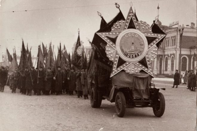Как праздновали День Победы в Нижнем Новгороде в разные годы &mdash; архивные фото - фото 3
