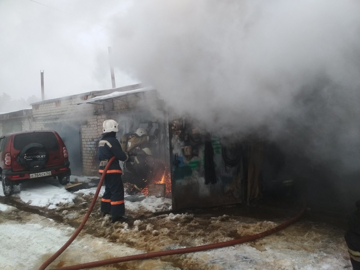 Хозяин гаража погиб на пожаре в Выксе - фото 1
