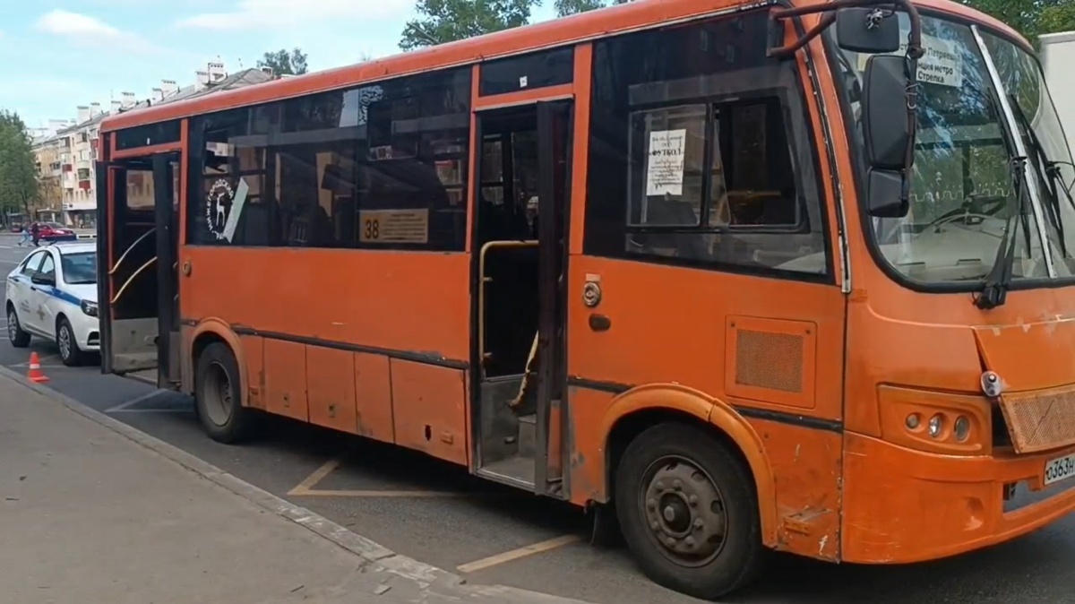 Женщина попала в больницу после поездки в нижегородском автобусе - фото 1