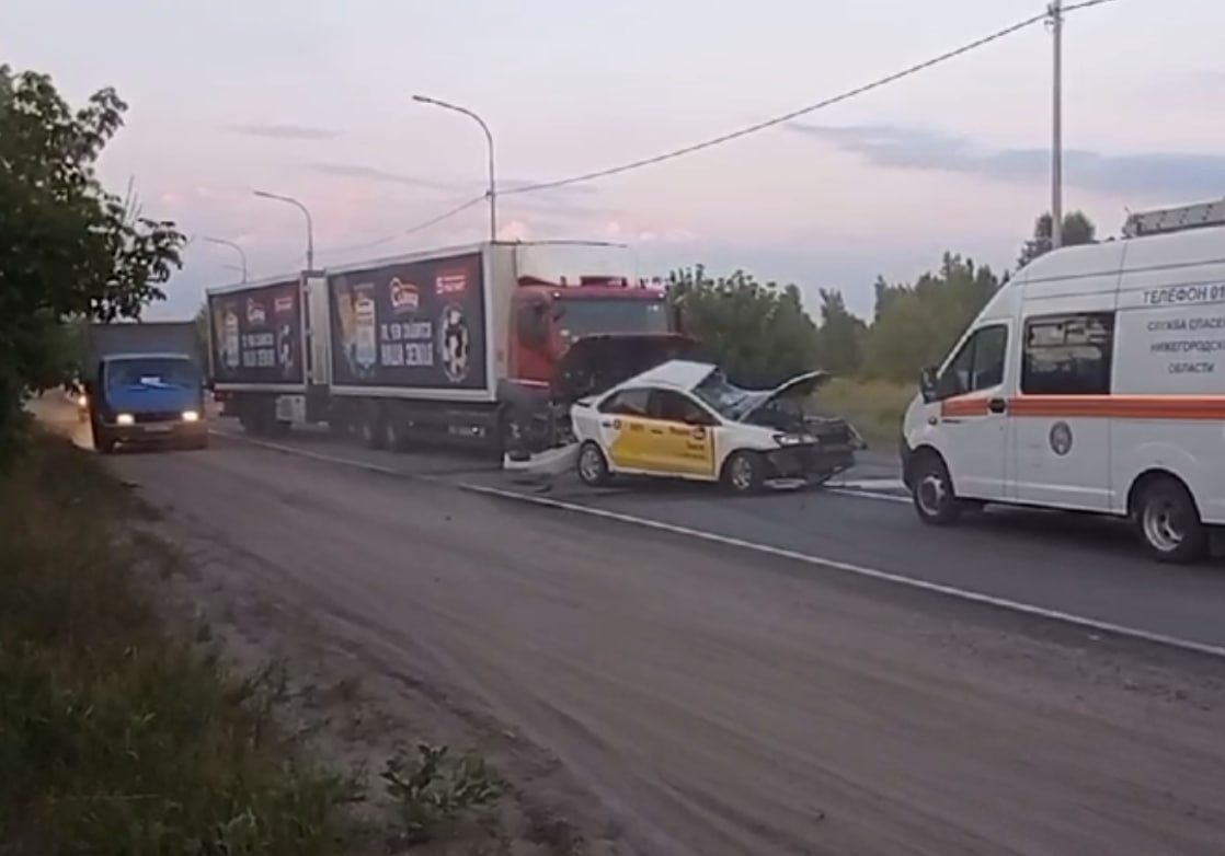 Таксист погиб в лобовом ДТП с фурой под Нижним Новгородом